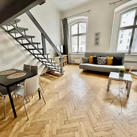 Lägenhet Party House - Ve Smeckach 18, Center!! *
