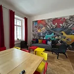 Party House - Ve Smeckach 18, Center!! *