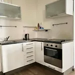Party House - Ve Smeckach 18, Center!! 아파트 *