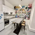 Party House - Ve Smeckach 18, Center!! Apartment Prague