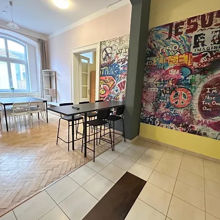 Apartment Party House - Ve Smeckach 18, Center!! Prague