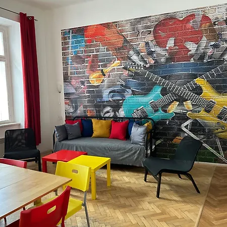 Party House - Ve Smeckach 18, Center!! Apartment