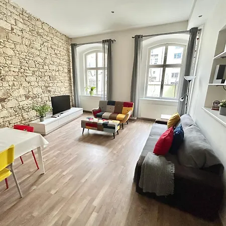 Party House - Ve Smeckach 18, Center!! Prague