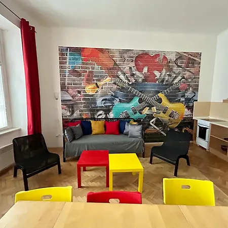 Party House - Ve Smeckach 18, Center!! * Prague