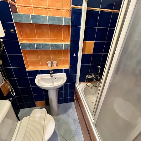 Party House - Ve Smečkách 18, Center!! Apartamento *