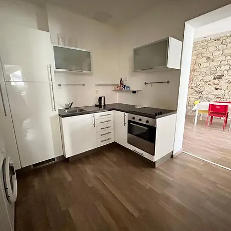 Apartamento Party House - Ve Smečkách 18, Center!! *
