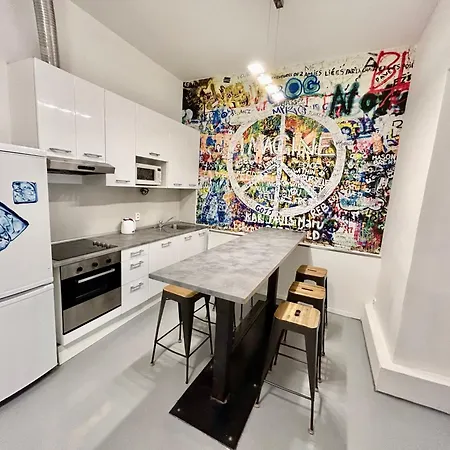 Party House - Ve Smečkách 18, Center!! Apartamento Praga